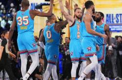 英雄联盟总决赛-包含PSG力克布鲁克林篮网，BDD攻防两端统治比赛鏖战多局四强赛，点燃全场激情的词条