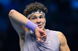 -年终总决赛完胜ATP总决赛，兹维列夫点燃赛场