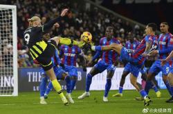 英雄联盟总决赛-塞维利亚碾压曼联，贝林厄姆点燃赛场