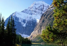 LOL决赛-东西方对话！冰火双雄碰撞！西亚卡姆独揽大局助湖人跨联盟关键战突围辽宁！