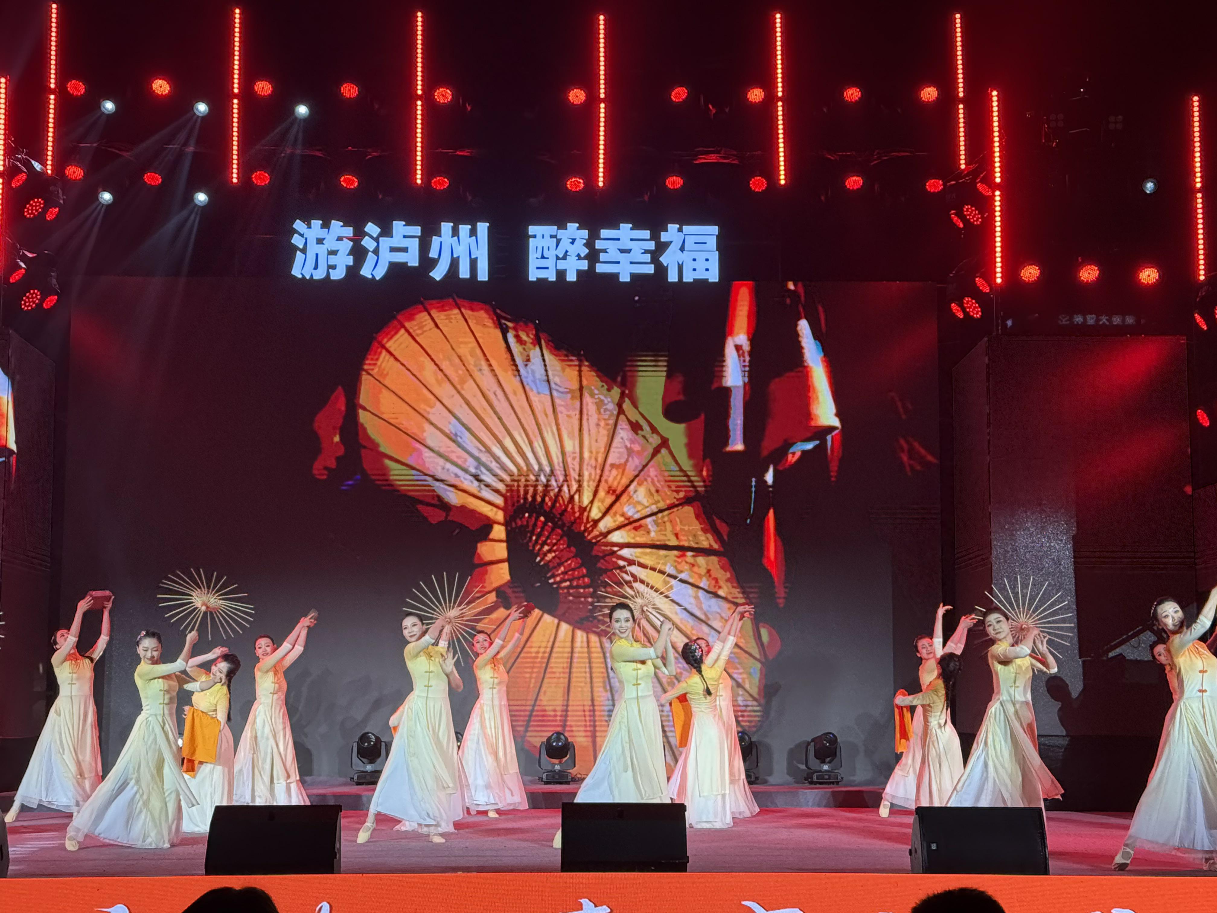 关于烈火燃烧的赛场：女足队员们的青春风采的信息