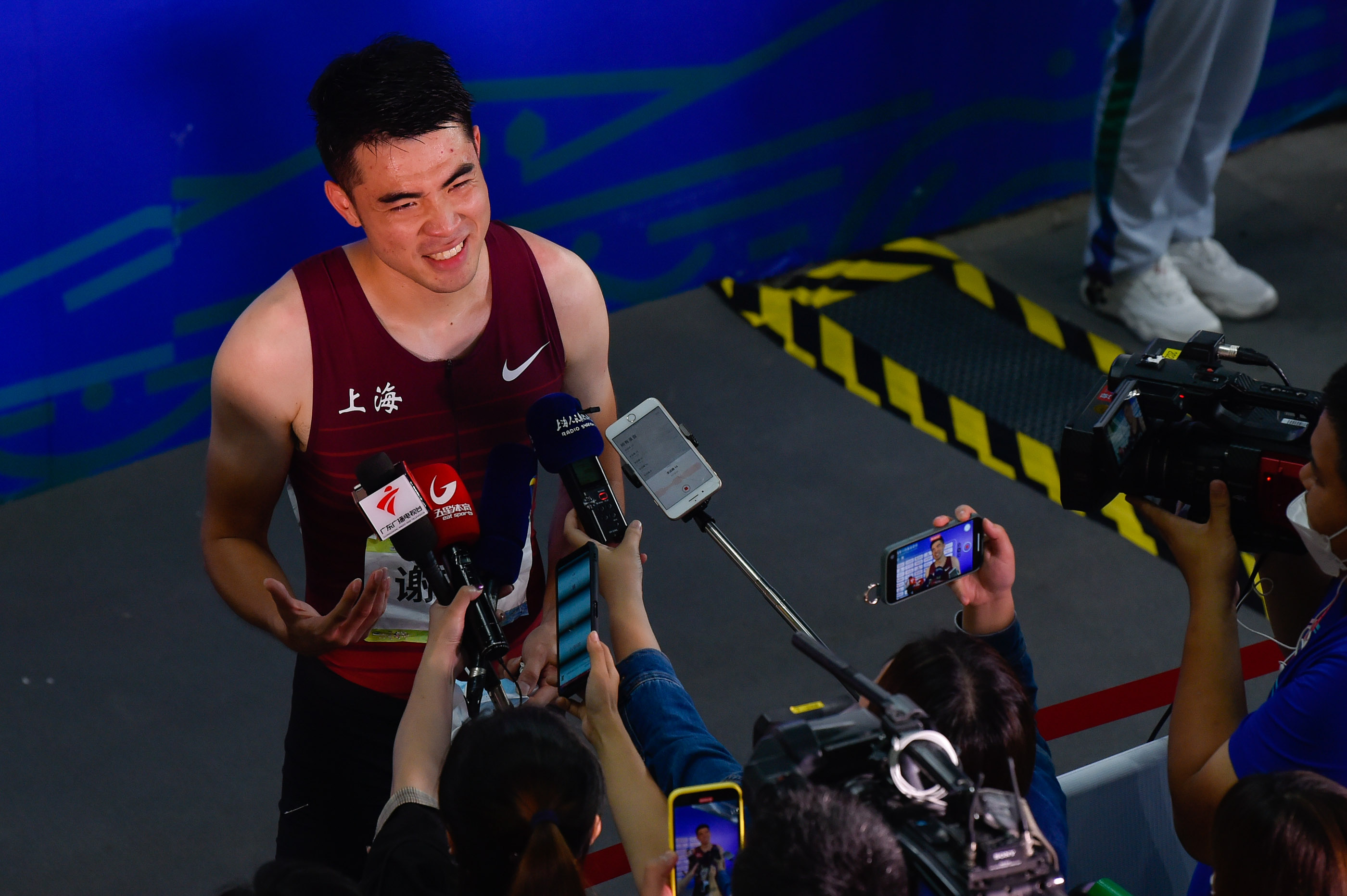 科隆在比赛中表现出色，实现反超取胜