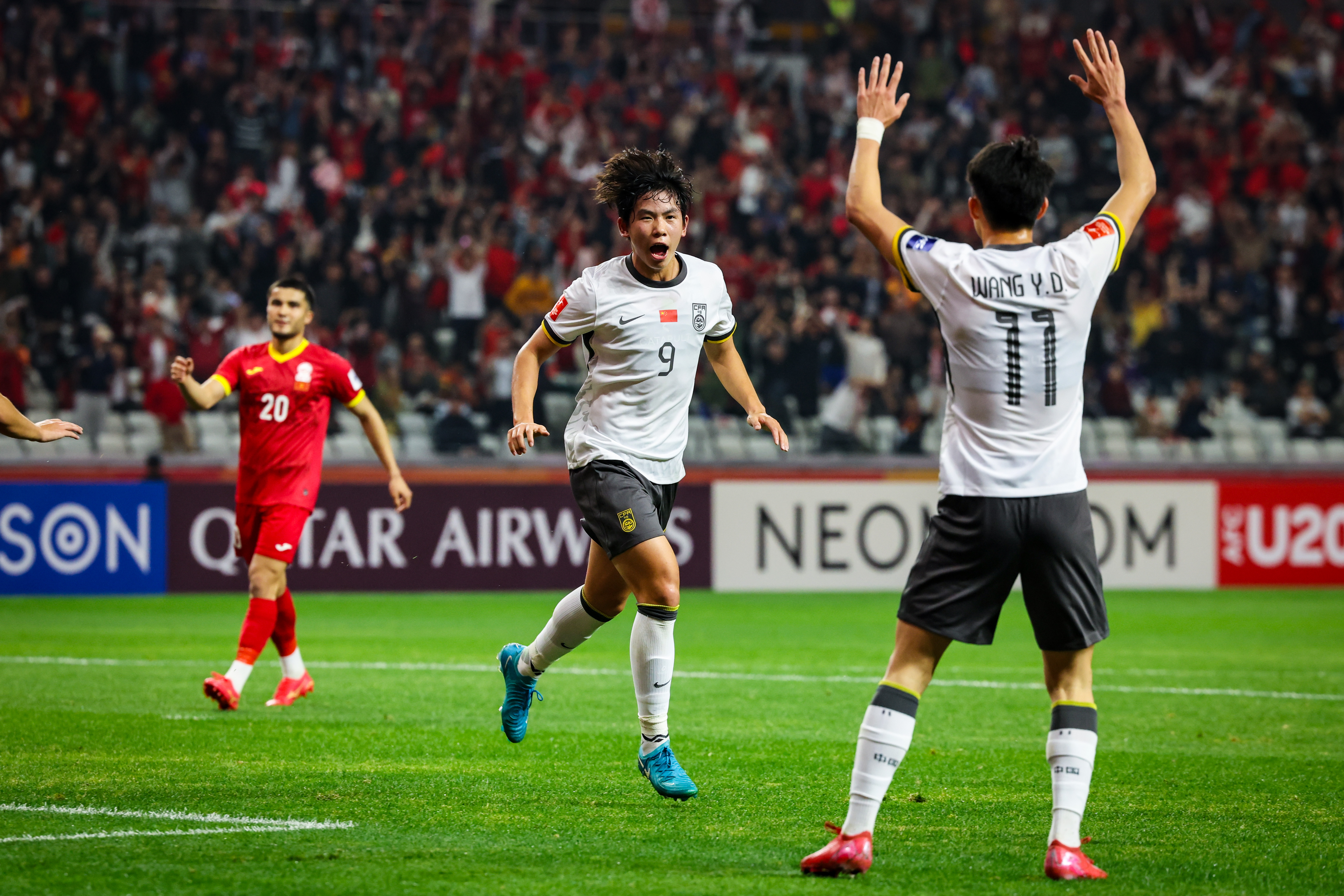 亚洲球队在国际赛场上斩获佳绩备受瞩目