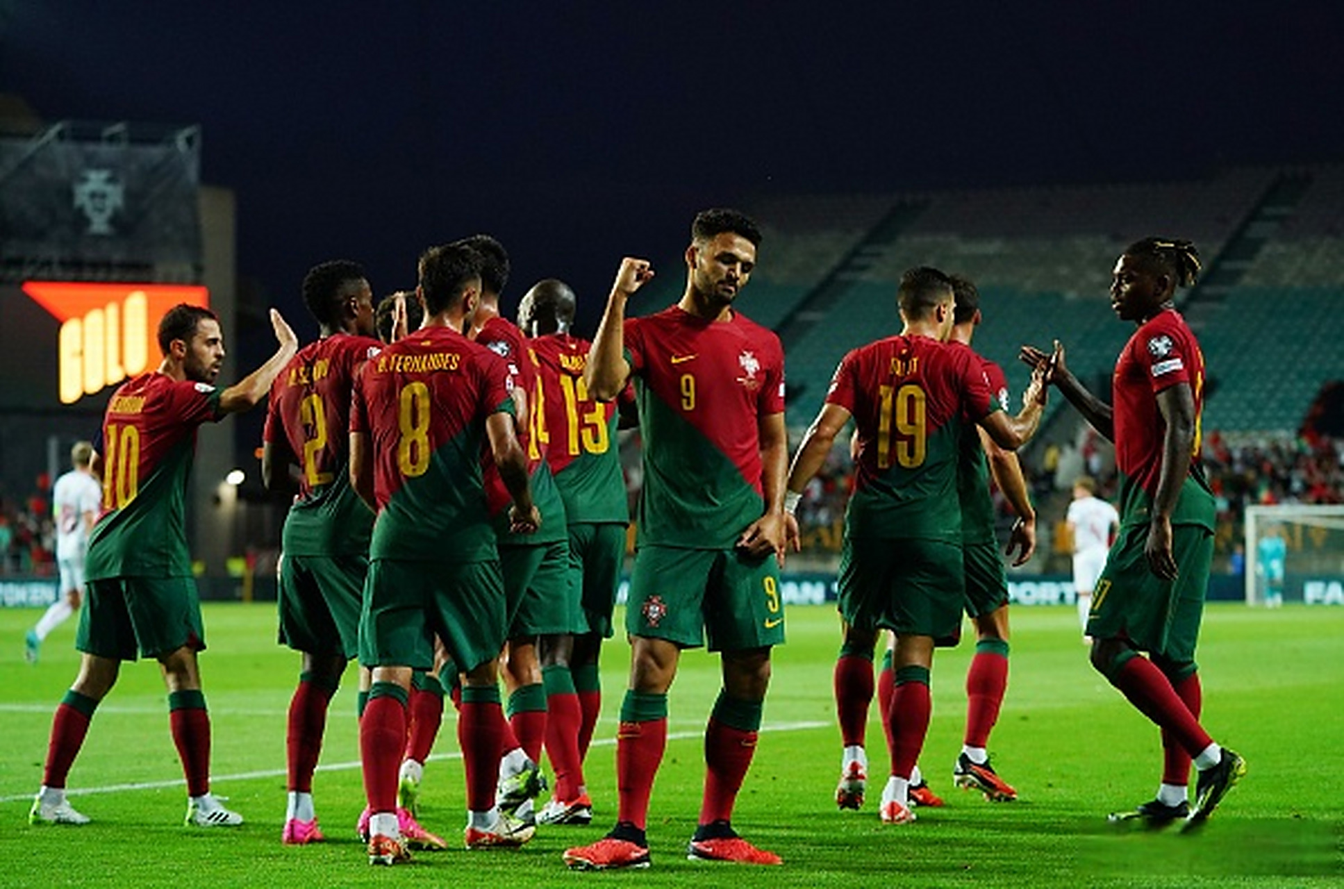 葡萄牙逆转卢森堡，保持不败纪录