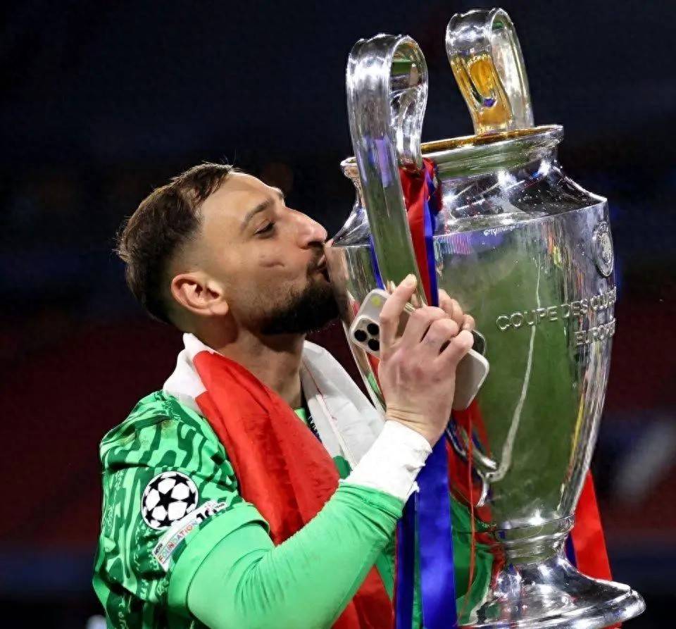 曼城门将因伤缺席比赛,球队冲击联赛冠军受影响的简单介绍 曼城门将因伤缺席比赛,球队冲击联赛冠军受影响的简单介绍