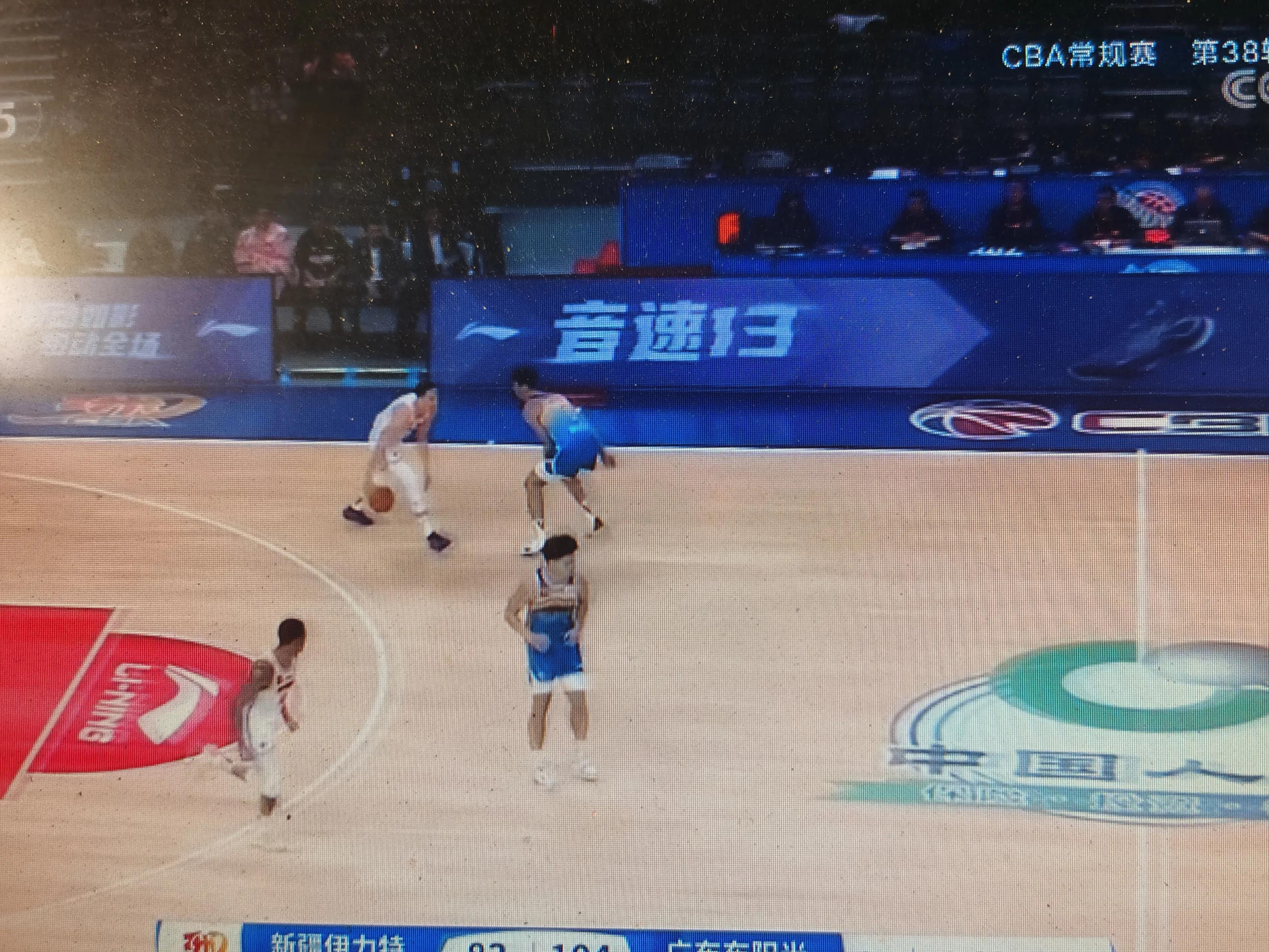 四川男篮不敌江苏,遭遇两连败 四川男篮不敌江苏,遭遇两连败