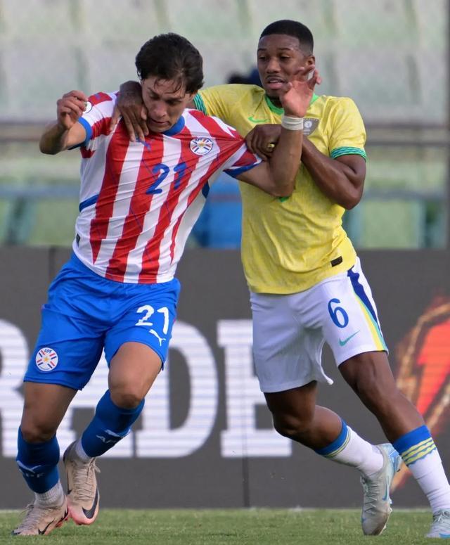 南美球员在关键比赛中展现出色表现