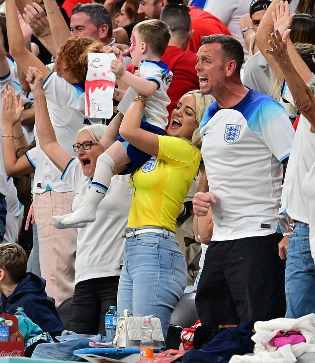 塞维利亚碾压塞内加尔，皮克带队取胜