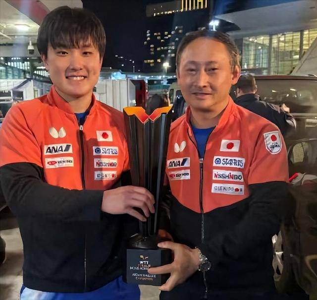 日本队碾压波兰队，张本智和高光表现