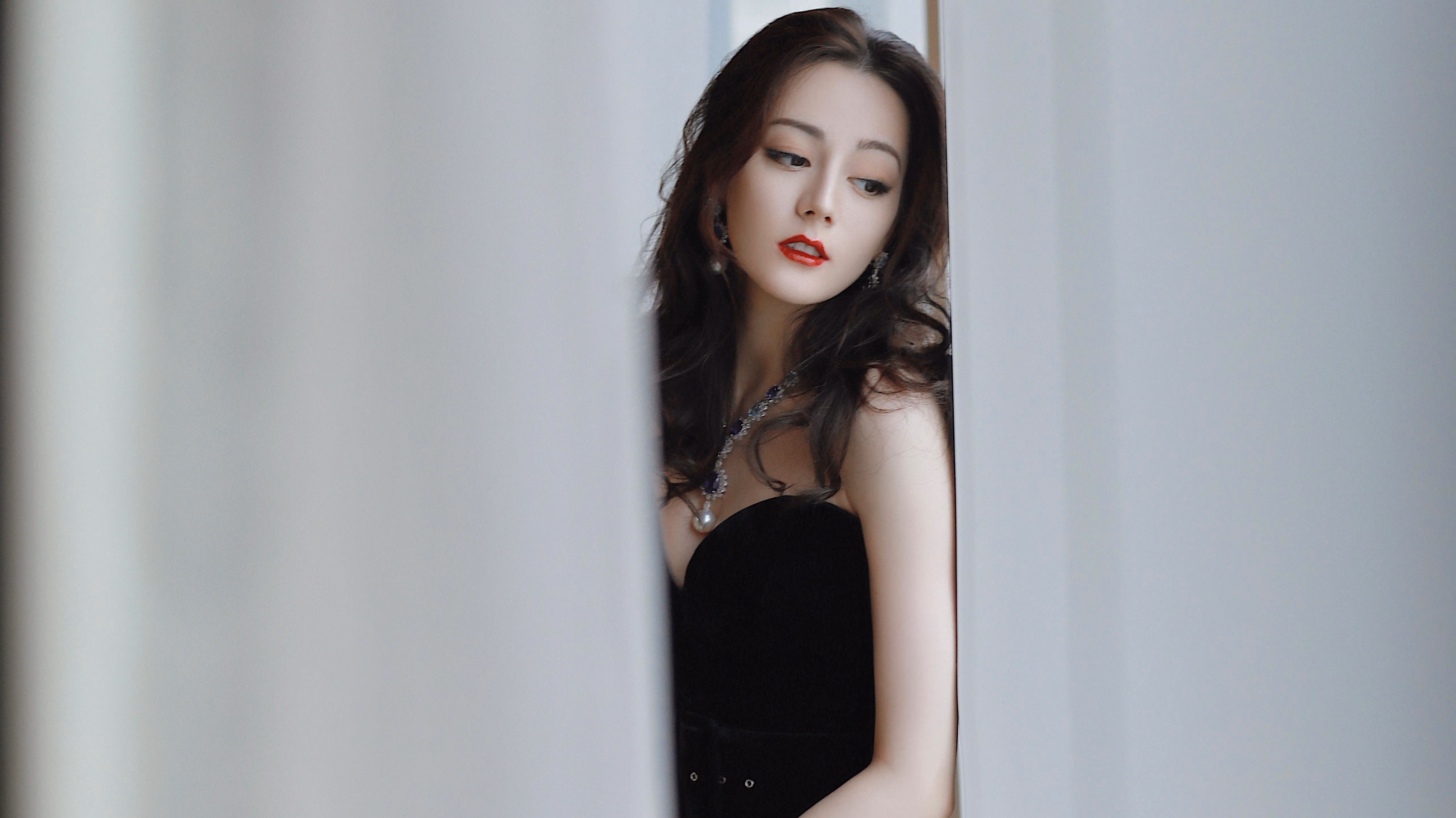 最后一舞照见黄昏之战，迪马利亚的传奇注脚与皇马权杖的无声更迭